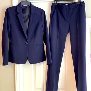 Express Suit Nearly NEW Size 4/6 or Small
